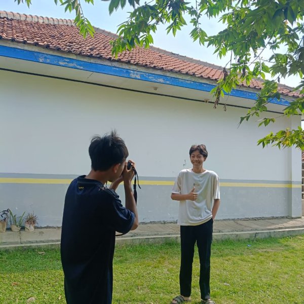 Belajar Jurnalisme Digital dan Fotografi Bersama Ekskul Komputer & Desain Grafis